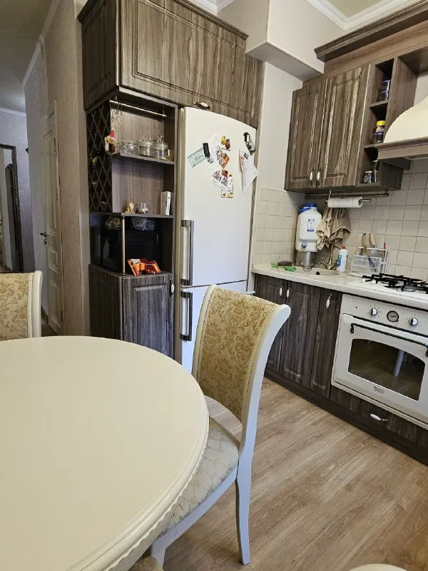 ‼️продажа квартиры‼️ 🏡продам двухкомнатная квартира с мебелью и техникой в центре донецка 🗺г. донецк днр калининский район 📍ориентир: калининской рынок, ресторан «молдова» ✅этажность–2/2 жилого дома ✅общая площадь–44,6 м2 ✅выполнен ремонт, с заменой коммуникаций ✅зелёный, уютный двор с детской площадкой, тихие соседи 🚘рядом с домом парковка, хорошая транспортная развязка ✅рядом школы, садики, стоиатология, административные здания 🔥собственник ☎️+7(949) 424-93-25 татьяна 💴цена: 5🍋500.000 руб. ‼️торг недвижимость днр - фотография - 7