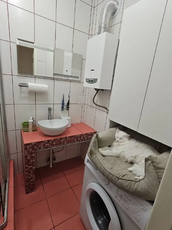 ‼️продажа квартиры‼️ 🏡продам двухкомнатная квартира с мебелью и техникой в центре донецка 🗺г. донецк днр калининский район 📍ориентир: калининской рынок, ресторан «молдова» ✅этажность–2/2 жилого дома ✅общая площадь–44,6 м2 ✅выполнен ремонт, с заменой коммуникаций ✅зелёный, уютный двор с детской площадкой, тихие соседи 🚘рядом с домом парковка, хорошая транспортная развязка ✅рядом школы, садики, стоиатология, административные здания 🔥собственник ☎️+7(949) 424-93-25 татьяна 💴цена: 5🍋500.000 руб. ‼️торг недвижимость днр - фотография - 9