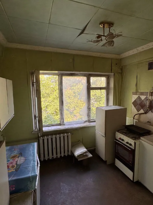 ‼️продажа! пл. шахтерская‼️ продажа! ориентир- киевский проспект, пл. шахтерская. квартира под ремонт. 5/5 ти, крыша не течет. комнаты раздельные, общая площадь 42 кв. , без балкона ( эркер), дом панельный, отличное месторасположение! документы готовы! собственник на сделке цена 2,500,000р! +79494181407 галина ан - фотография - 8