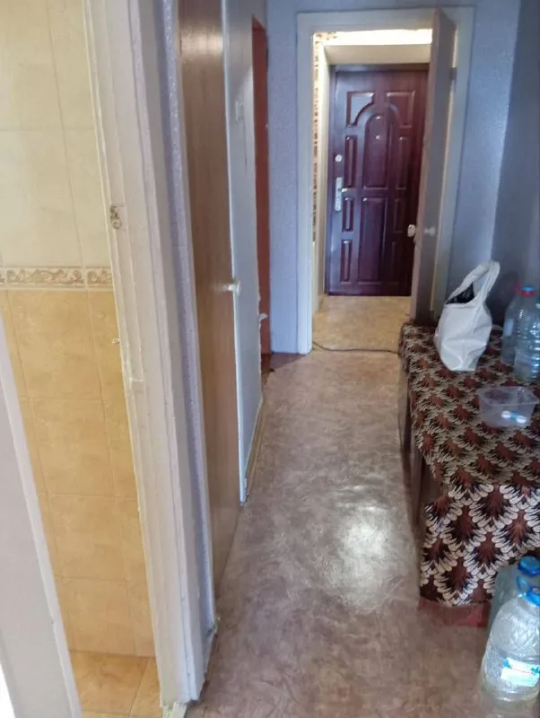 аренда однокомнатной квартиры 🌇донецк, калининский район, ул. разенкова📍 ✅этажность 6/9 🌎рядом пр. ильича, мединститут, прекрасная транспортная развязка. ✅есть всё необходимое для проживания. 💦воду  временно можно набирать внизу в подъезде, работает 2 лифта! 💰цена 10 000 ₽ + коммуналка! 📲☎️+79493268382 виктория ан подписаться | дать объявление - фотография - 4