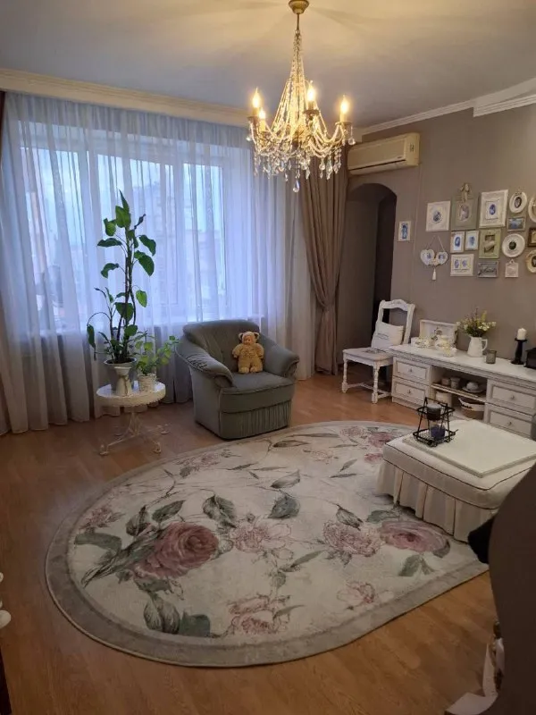 продам двухкомнатную квартиру 🌇донецк, центр города площадь ленина 📍 ✅80 квадратных метров. ✅этажность 8/9ти. ✅дом построен по спецпроекту. ❗️квартира с ремонтом, спец планировка. 💧вода идет. ✅у квартиры своя аура, живая. ✅в. .. i" style="background-image:url('//telegram. org/img/emoji/40/f09f918d. png')">👍шикарное местоположение! площадь ленина, филармония, 5 минут прогулочным шагом  и бульвар пушкина. 🚌транспортная развязка в любую сторону города. 📃документы готовы! собственник на сделке. 💰цена 15 000 000 ₽ + торг❗️ 📲☎️+79493282386 ольга ан подписаться | дать объявление - фотография - 2