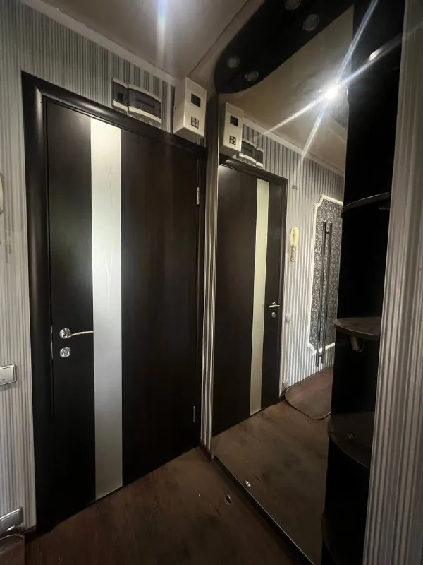 продам двухкомнатную квартиру 🌇донецк, бульвар шевченко, калининский рынок📍 ✅площадь 46кв. м. ✅этажн... - фотография