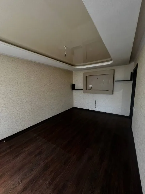 продам двухкомнатную квартиру 🌇донецк, бульвар шевченко, калининский рынок📍 ✅площадь 46кв. м. ✅этажность 5/5ти. ✅крыша не течет, квартира теплая. ✅комнаты раздельные! ✅качественный ремонт. 💦вода по графику ! ✅поменяна канализация, проводка. 🌎рядом рынок, школа, детский сад, супермаркет, хорошая транспортная развязка. 📑документы готовы. никто не прописан. 💰цена 4 700 000 ₽ 📲☎️+79493268382 виктория ан подписаться | дать объявление - фотография - 6