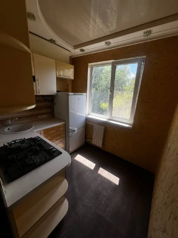 продам двухкомнатную квартиру 🌇донецк, бульвар шевченко, калининский рынок📍 ✅площадь 46кв. м. ✅этажность 5/5ти. ✅крыша не течет, квартира теплая. ✅комнаты раздельные! ✅качественный ремонт. 💦вода по графику ! ✅поменяна канализация, проводка. 🌎рядом рынок, школа, детский сад, супермаркет, хорошая транспортная развязка. 📑документы готовы. никто не прописан. 💰цена 4 700 000 ₽ 📲☎️+79493268382 виктория ан подписаться | дать объявление - фотография - 7