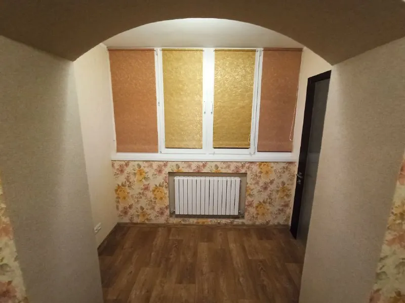 сдаётся трехкомнатная квартира 🌇донецк, ул. рослого, рядом оцкб, парк славянский культуры, ленинский район 📍 ‼️❗ автономное отопление ‼️❗ ✅в квартире выполнен хороший ремонт ✅имеется вся необходимая мебель и бытовая техника: холодильник, стиральная машина автомат, кондиционер, микроволновая печь свч. .. 💰стоимость 35 000 руб. + к/у. 📲☎+7949-419-63-79 подписаться | дать объявление - фотография - 5