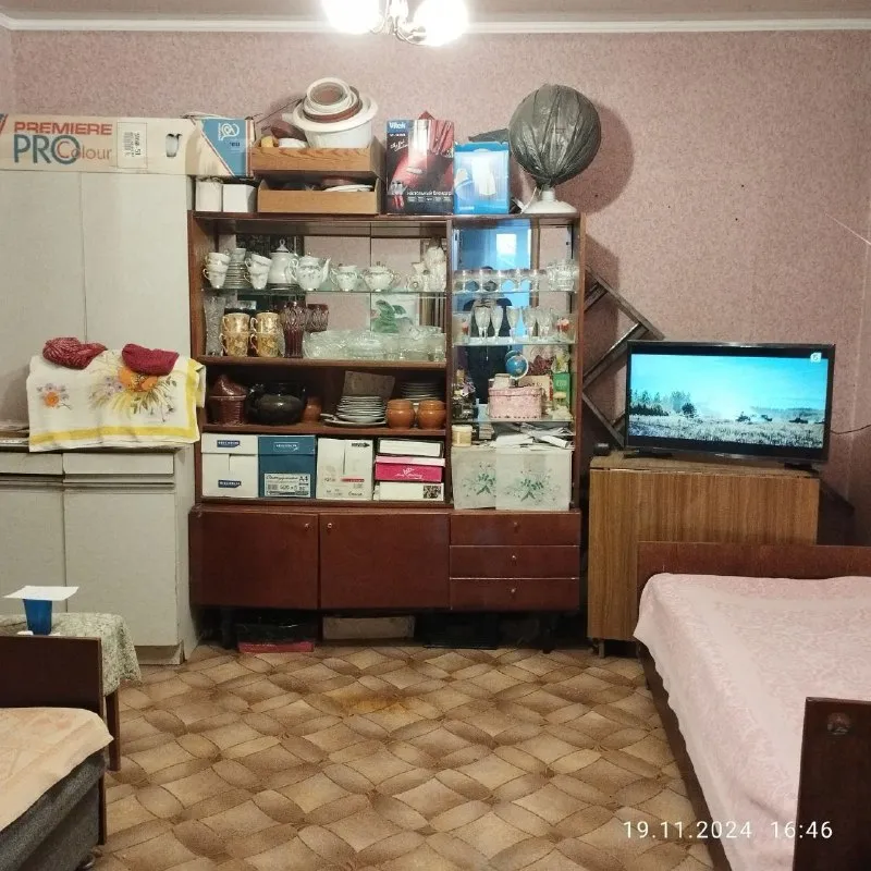 продам жилой дом  и + недострой на участке 4 сотки (земля не приватизированная). 🌇донецк, южные склоны, выезд на пр. ленинский (остановка транспорта по пр. ленинскому в трех минутах ходьбы). 📍 🏡жилой дом (39м. кв. ) состоит из двух смежных комнат и кухни. ✅удобства, газовое отопление, пластиковые окна. ✅недострой- примерно 170м. кв. , фундамент армированный - больше метра, стены - шлакоблок с металлическими сваями. 🎁остаются строй/материалы. 👍местоположение очень удачное  💰цена 2 500 000 руб.   📲☎️+7 949 470 04 83 феникс,   📲☎️+7 949 796 89 69 миранда. ан анна подписаться  |  дать объявление - фотография - 6