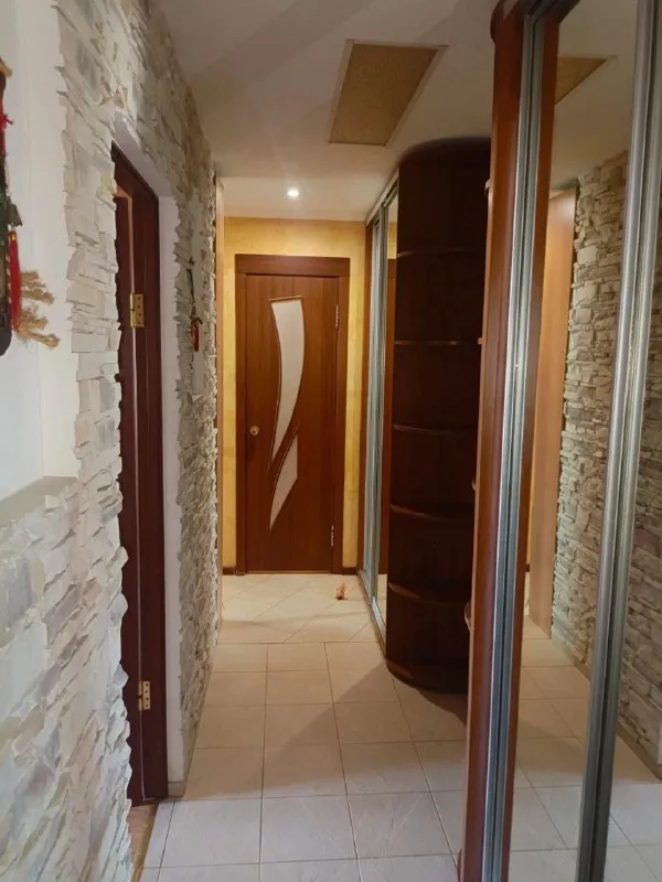 сдается двухкомнатная квартира 🌇на мирном, г. макеевка📍 ✅9 этаж ✅накопительный бак ✅есть вся техника... - фотография