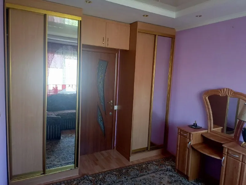 сдается двухкомнатная квартира 🌇на мирном, г. макеевка📍 ✅9 этаж ✅накопительный бак ✅есть вся техника, два кондиционера ✅парковка, детский сад и школа в шаговой доступности. ❗️сдается на длительный срок семье без животных. номер для связи 📲☎️+79490408079, 📲☎️+79613158471 телеграмм подписаться  |  дать объявление - фотография - 3