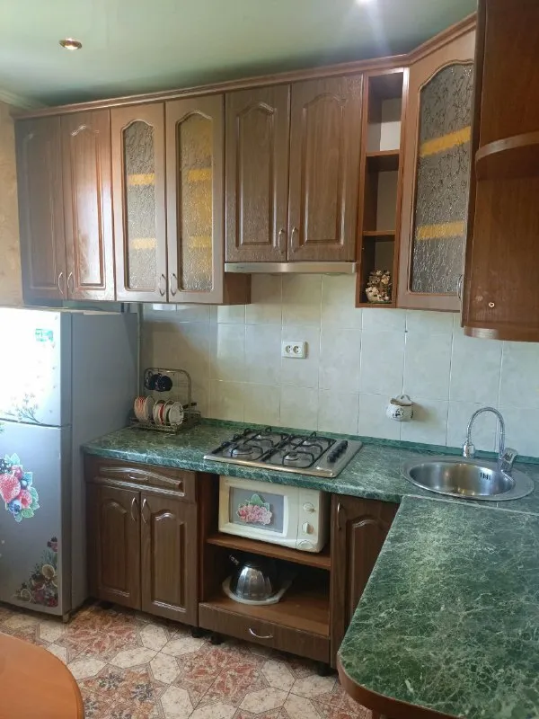 сдается двухкомнатная квартира 🌇на мирном, г. макеевка📍 ✅9 этаж ✅накопительный бак ✅есть вся техника, два кондиционера ✅парковка, детский сад и школа в шаговой доступности. ❗️сдается на длительный срок семье без животных. номер для связи 📲☎️+79490408079, 📲☎️+79613158471 телеграмм подписаться  |  дать объявление - фотография - 6