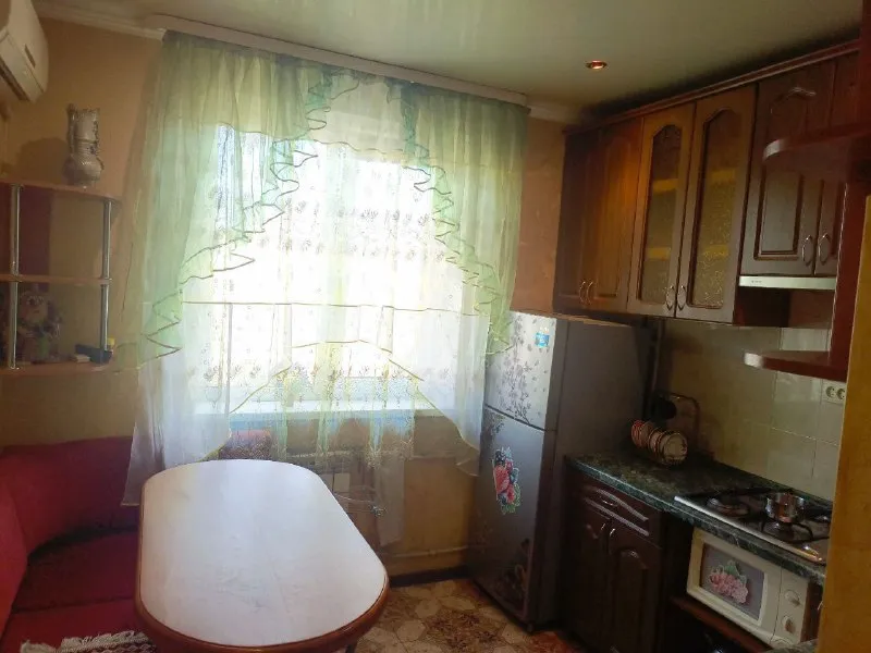 сдается двухкомнатная квартира 🌇на мирном, г. макеевка📍 ✅9 этаж ✅накопительный бак ✅есть вся техника, два кондиционера ✅парковка, детский сад и школа в шаговой доступности. ❗️сдается на длительный срок семье без животных. номер для связи 📲☎️+79490408079, 📲☎️+79613158471 телеграмм подписаться  |  дать объявление - фотография - 8