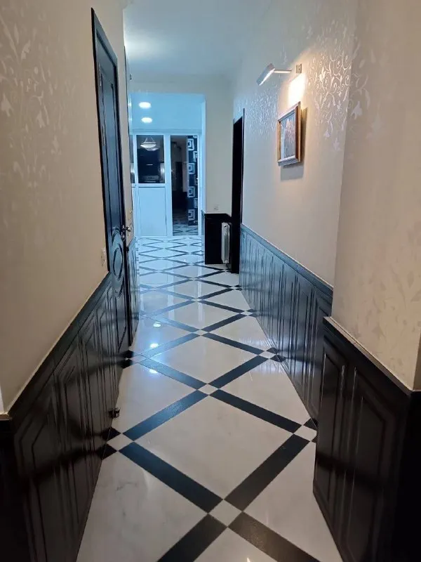 сдается 3х комнатная квартира на длительный срок❗️ 🌇самый центр города донецка в 2х шагах от бульвара пушкина📍 💦вода горячая/ холодная 24/7 ✅посудомоечная, стиральная машина, кондиционеры, телевизор ✅все есть для комфортной жизни 💰цена 70 тыс. ₽ + к/у + залог 📲☎️+79493859588 агентства прошу не беспокоить подписаться | дать объявление - фотография - 5