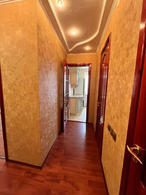 ‼️продажа квартиры‼️ 🏡продаётся 1-комнатная квартира в киевский район 🗺г. донецк днр ул. собинова 134 ✅этажность–9/9 жилого дома ✅общая площадь квартиры 34.1 м2 🏡квартира от собственника, без агентства ✅в комнате: диван, тумба, кондиционер ✅в кухне: кухонная мебель, холодильник, газовая плита ✅санузел совмещенный, унитаз, ванна, вывод под стиральную машину, новая стиральная машина будет подключена 🧾документы готовы 🔥собственник 💴цена: 3🍋600.000 рублей торг‼️ ☎️+7(949) 407-60-68 📨подписаться - фотография - 4