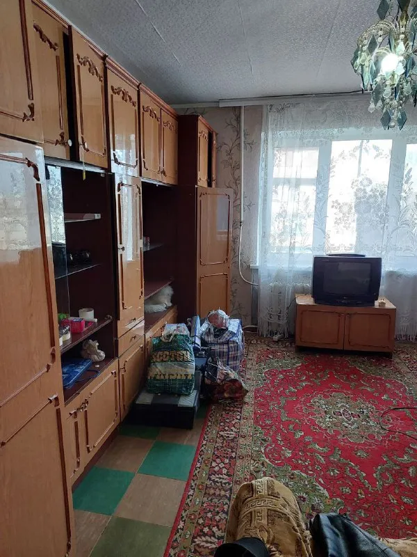 ️продам 2-х комнатную квартиру 🌇макеевка, бажанова, до центра города 15 мин, ул. руднева📍 ✅квартира находится на 5 этаже 9-х этажного дома. ✅площадь 49,7 кв. м. комнаты просторные с мебелью. ✅санузел раздельный. ✅окна везде пластиковые. ✅имеется лоджия. 👍инфраструктура в районе вся имеется. - фотография - 2