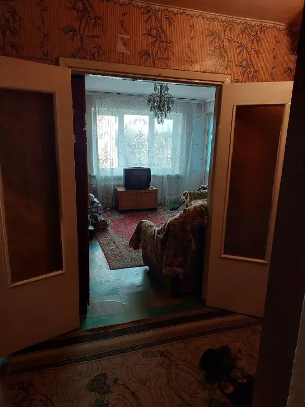 ️продам 2-х комнатную квартиру 🌇макеевка, бажанова, до центра города 15 мин, ул. руднева📍 ✅квартира находится на 5 этаже 9-х этажного дома. ✅площадь 49,7 кв. м. комнаты просторные с мебелью. ✅санузел раздельный. ✅окна везде пластиковые. ✅имеется лоджия. 👍инфраструктура в районе вся имеется. - фотография - 4