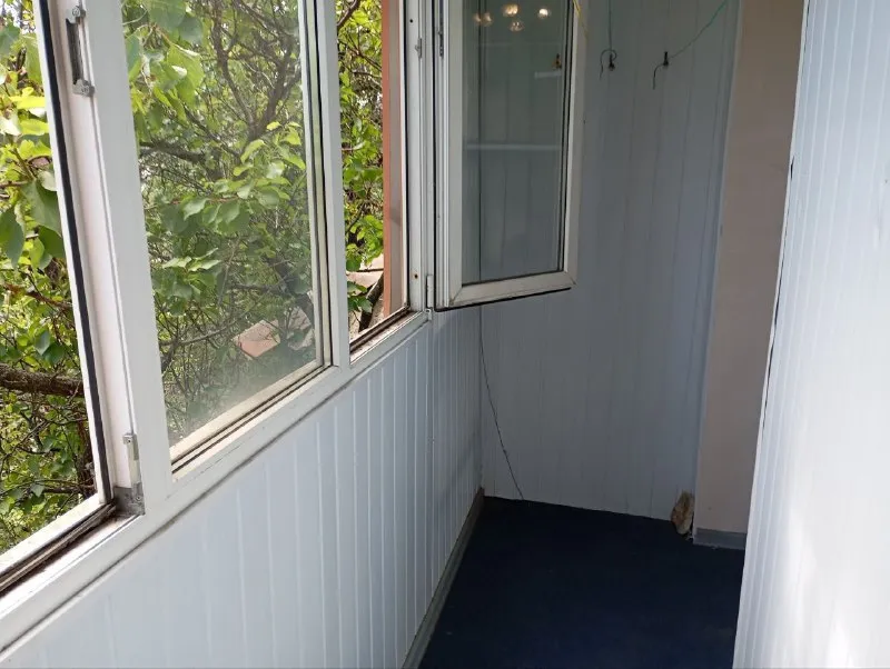 посуточно 2 комнатная квартира 🌇донецк в центре, калининский р-он, ул. дрогобычская 34📍 ✅имеется всё для комфортного проживания! 💧вода-24/7 (накопительный бак - 500л. ) ❄новый кондиционер, 📺телевизор, 🛜wi-fi, ☕эл. чайник, стиральная машинка автомат, утюг и т. д. 🌎в шаговой доступности несколько магазинов. ✅в квартире имеется массажное кресло (на фото видно) 🔥👍 💰цена 4500 в сутки 📲☎️+7(949)365-41-10, 📲☎️+7(951)149-78-84 (тг, ватсапп) - дмитрий подписаться | дать объявление - фотография - 6