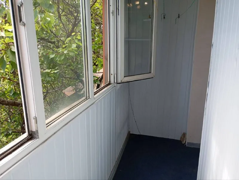 🅰️🅰️🅰️🅰️🅰️🅰️🅰️🅰️🅰️ 2-х комнатная квартира 📍в центре с новым кондиционером ✅вода круглосуточно!!! ✅имеется всё для комфортного проживания! ✅вода-24/7 (накопительный бак - 500л. ) ✅новый кондиционер, телевизор, wi-fi, эл. чайник, стиральная машинка автомат, утюг и т. д. 📍в шаговой доступности несколько магазинов ✅в квартире имеется массажное кресло (на фото видно) 4500 в сутки +7(949)365-41-10, +7(951)149-78-84 (тг, ватсапп) - дмитрий калининский р-он, ул. дрогобычская 34 - фотография - 7