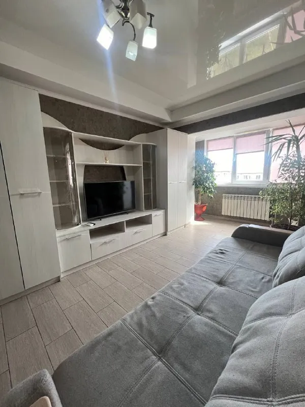 посуточно 2 комнатая квартира 🌇макеевка горняцкий район (капитальная, 55 квартира)📍 ✅тихая спокойная... - фотография