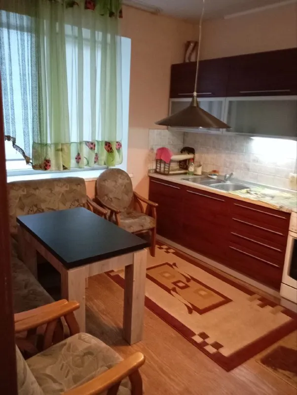 сдается на длительную аренду однокомнатная квартира 🌇горняцкий район, макеевка ул. генерала данилова📍 💦с круглосуточной водой ✅для комфортного проживания в квартире есть кровать двух спальная, двух спальный диван, накопительный бак, вай фай, чайник, минимум посуды. ✅при заселении берется залог который потом возвращается при выезде 📃 обязательно паспорт или документ удостоверяющий личность. 💰цена 25.000 ₽ плюс все к/у 📲☎️+79495058591виктория тут же телеграм. подписаться | дать объявление - фотография - 6