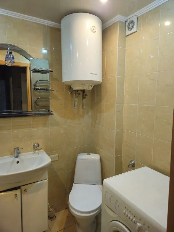 срочная продажа, цена снижена! трёхкомнатной квартиры 🌇донецк, ворошиловский район бульвар школьный. 📍 👍отличное месторасположение! ✅тихий центр. ✅рядом парковая зона, крытый рынок, набережная. ✅в квартире незаконченный капремонт. ✅общ площадь 65 кв ✅этаж 7/9. ✅ванна после ремонта с заменой коммуникации, новые окна и балкон, спальная после ремонта. ❗️вам осталось сделать кухню и две комнаты по своему вкусу. ✅отличный вариант для жизни! 💰цена 6,3 млн, торг ! 📲☎️+79493389894 ан евгения подписаться | дать объявление - фотография - 10