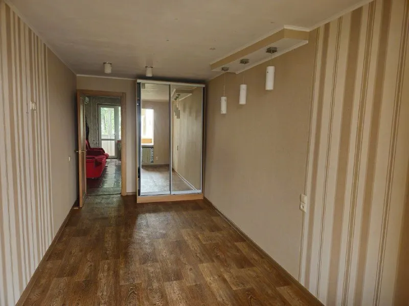 срочная продажа, цена снижена! трёхкомнатной квартиры 🌇донецк, ворошиловский район бульвар школьный. 📍 👍отличное месторасположение! ✅тихий центр. ✅рядом парковая зона, крытый рынок, набережная. ✅в квартире незаконченный капремонт. ✅общ площадь 65 кв ✅этаж 7/9. ✅ванна после ремонта с заменой коммуникации, новые окна и балкон, спальная после ремонта. ❗️вам осталось сделать кухню и две комнаты по своему вкусу. ✅отличный вариант для жизни! 💰цена 6,3 млн, торг ! 📲☎️+79493389894 ан евгения подписаться | дать объявление - фотография - 2