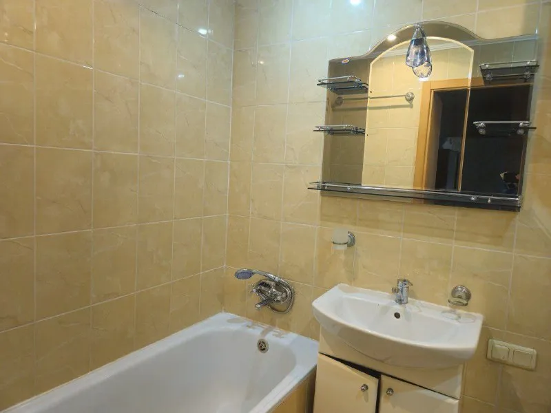 срочная продажа, цена снижена! трёхкомнатной квартиры 🌇донецк, ворошиловский район бульвар школьный. 📍 👍отличное месторасположение! ✅тихий центр. ✅рядом парковая зона, крытый рынок, набережная. ✅в квартире незаконченный капремонт. ✅общ площадь 65 кв ✅этаж 7/9. ✅ванна после ремонта с заменой коммуникации, новые окна и балкон, спальная после ремонта. ❗️вам осталось сделать кухню и две комнаты по своему вкусу. ✅отличный вариант для жизни! 💰цена 6,3 млн, торг ! 📲☎️+79493389894 ан евгения подписаться | дать объявление - фотография - 9