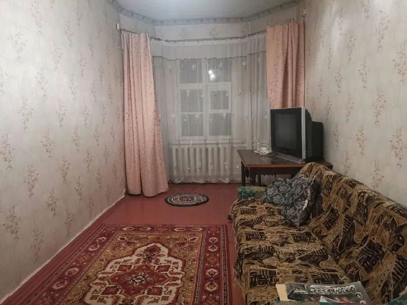 продажа 3-х комнатная квартира продается от собственника❗️ 🌇в г. макеевка октябрьский м-рн,55-й квартал. тихий район📍 ✅квартира 68 кв. м находится на 1м этаже, имеется газовое отопление(кател) ✅в одной из комнат есть подвал, можно подключить насосную станция для беспрерывной подачи воды. 🌐 рядом в пешей доступности, школа, детский сад, магазины, остановка. 📑документы все готовы. 💰цена 4.000 000 р. хороший торг уместен❗️❗️ обращаться по телефону или в тг 📲☎️+79494663550 галина подписаться | дать объявление - фотография - 4