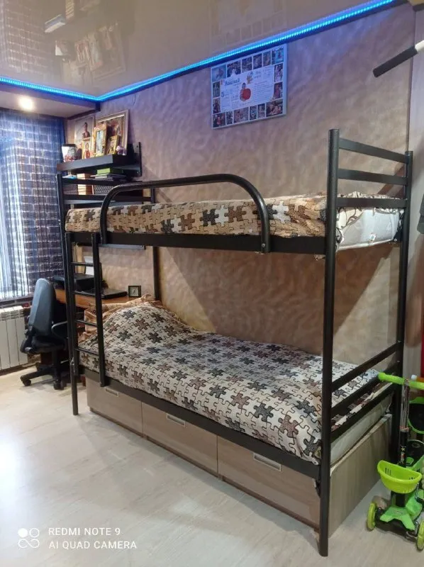 продам эксклюзивную  трёхкомнатную квартиру ! 🌇макеевка, ханженково, центр📍 ✅общая площадь 56 кв. м ✅2 этаж 2 этажного дома, не угловая, новая крыша, имеется тех. этаж. ❗️квартира после капитального ремонта. ✅стены выровнены, утеплены. ✅по всей квартире теплый пол. ✅пластиковые окна, новая проводка, накопительный бак на тонну, нагревательный бак. 👍имеется сарай. развитая инфраструктура : детские сады, школа, стоматология, рынок, магазины, остановка общественного транспорта. 📑документы готовы, прописанных нет ! 💰цена 4 550 000 ₽ торг ☎️+79493418412 лилия ан терем подписаться  |  дать объявление - фотография - 6