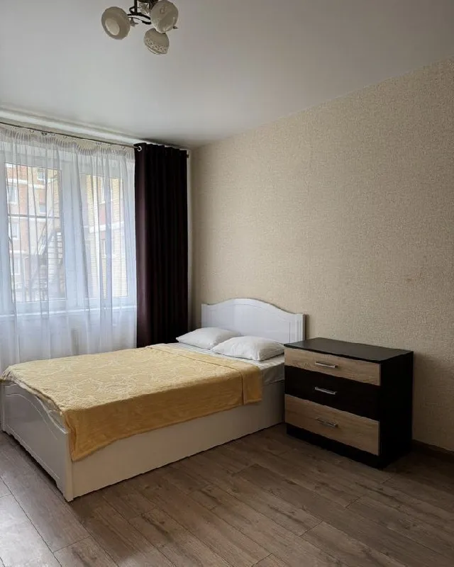 сдаётся 1 комнатная квартира 🌇донецк, по улица щорса, рядом бц орешкова📍 ✅квартира сдается впервые ✅после собственников! ✅чистая и аккуратная! ✅обустроена необходимой мебелью и бытовой техникой. 💰цена 33 000 ₽ к/у, залог разбивается по всем вопросам обращайтесь 📲☎️+79494544871 подписаться | дать объявление - фотография - 3