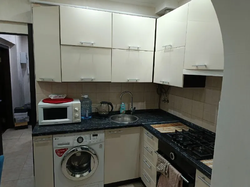 🅰️🅰️🅰️🅰️🅰️🅰️🅰️🅰️🅰️ посуточно квартира в донецке 🌇квартира расположена напротив донецк-сити, киевский район📍 ✅квартира однокомнатная 👍квартира укомплектована всем необходимым для вас: чистота, уют, интернет, средства гигиены (гель для душа, шампунь, зубная щетка, паста, тапочки (одноразовые). ✅квартира ранее не сдавалась, домашний уют сохранился :-) 💰цена 5000-7000 ₽(от одних суток (торг), при заселении на долгий срок, цена обговаривается) все вопросы по телефону: 📲☎️+79496593145 - фотография - 5