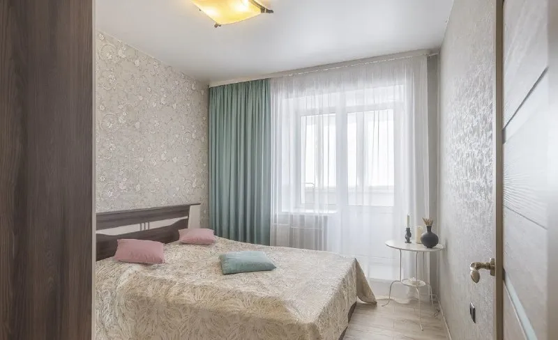 сдам однокомнатную квартиру 🌇донецк в калининском районе, б. шахтостроителей, ориентир: калининский рынок📍 💰цена 35000 руб. /месяц. ✅в квартире имеется все необходимая мебель и абсолютно новая бытовая техника: -телевизор, стиральная машина холодильник, духовой шкаф -микроволновая печь, чайник -пылесос, водонагреватель -wifi роутер. ✅квартира сдается только на длительный срок от 3-х месяцев. все вопросы по телефону: 📲☎️+79494544871 ан подписаться | дать объявление - фотография - 2