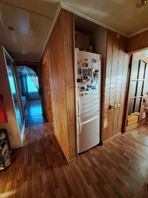 в аренде квартира находится по адресу г донецк, ул капитана ратникова, калининский район. этаж 6. с водой проблем нет. есть бойлер на 50л. в квартире вся необходимая техника и мебель, заезжай и живи. ежемесячно аренда 30000рублей. +79494858357 (катерина ан) - фотография - 5