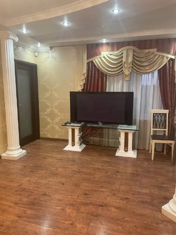 продаётся крупногабаритная двухкомнатную квартиру (п�... - фотография - 1