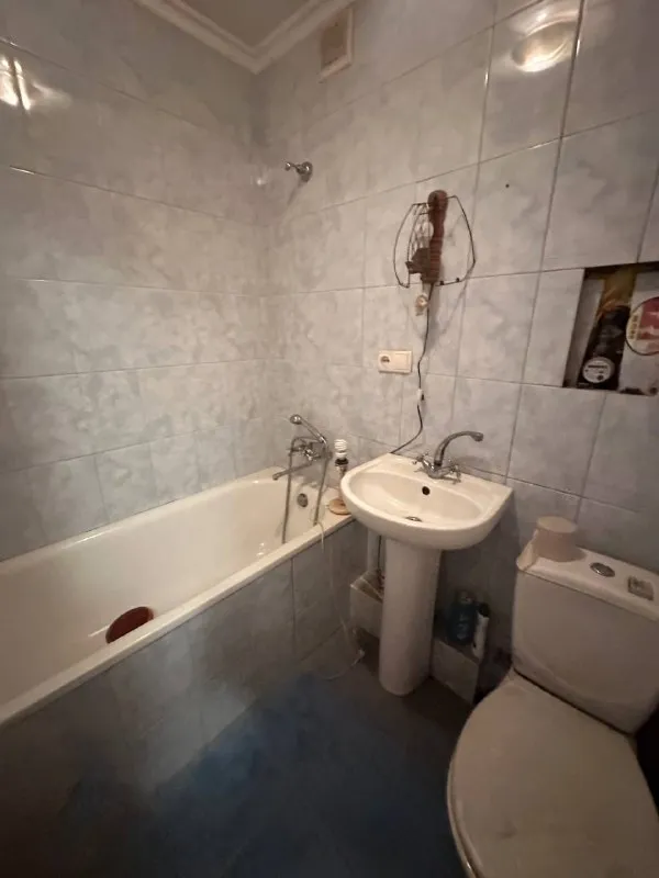 ‼️продажа! краснооктябрьская‼️ 1к квартира, краснооктябрьская, буденновский район квартира не угловая, очень теплая. средний этаж пятиэтажки. сделан ремонт, окна пластик. чистый и уютный двор, рядом супермаркет республиканский, магазины, транспортная остановка. документы готовы! никто не прописан собственник на сделке. цена 2,300,000р! +79493268382 виктория ан - фотография - 4