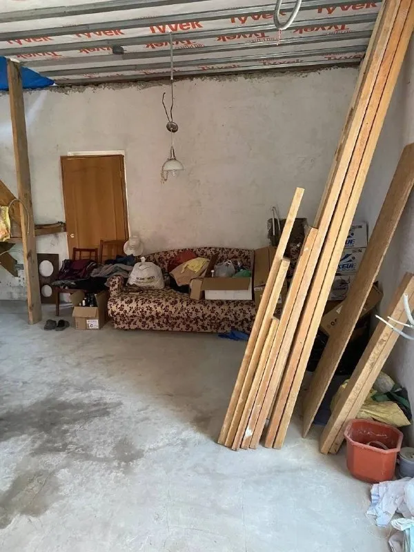 ‼️продажа дома‼️ 🏡продам дом🗺г. харцызск днр ✅участок 6 соток, трубная сторона, остановка транспорта 200 м, ставок «дружба» через дорогу, 200 метров от ростовской трассы ✅недостроенный внутри, гараж(ворота автоматические), мастерская ✅скважина, газ на участке 🧾документы внесены в росреестр 🔥собственник 💴цена: 4🍋150.000 рублей торг‼️ ☎️+7(949) 435-30-82 📨подписаться - фотография - 5