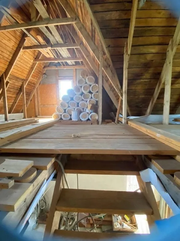 ‼️продажа дома‼️ 🏡продам дом🗺г. харцызск днр ✅участок 6 соток, трубная сторона, остановка транспорта 200 м, ставок «дружба» через дорогу, 200 метров от ростовской трассы ✅недостроенный внутри, гараж(ворота автоматические), мастерская ✅скважина, газ на участке 🧾документы внесены в росреестр 🔥собственник 💴цена: 4🍋150.000 рублей торг‼️ ☎️+7(949) 435-30-82 📨подписаться - фотография - 8