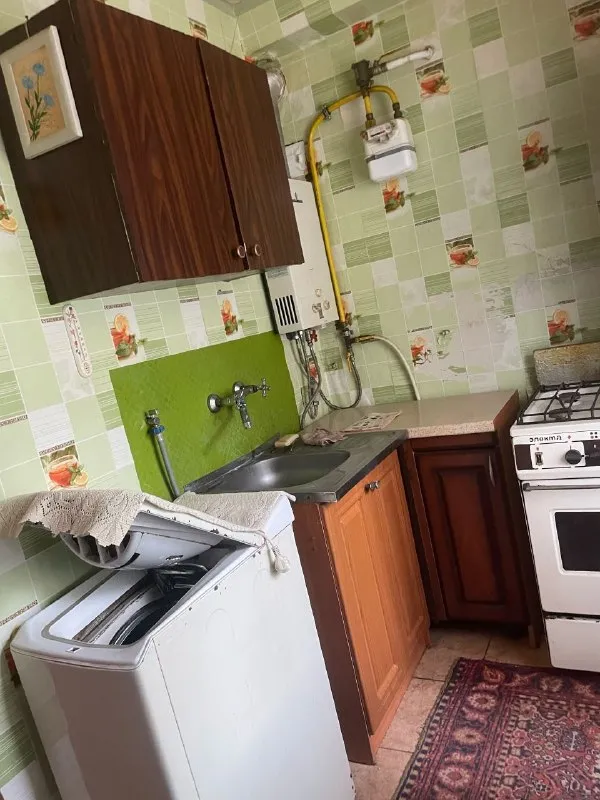 ‼️продажа квартиры‼️ 🏡продается 1-однокомнатная квартира🗺г. донецк днр кировском район, улица бирюзова, 2 ✅этажность–1/5 жилого дома ✅общая площадь–24.9 м2 ✅квартира угловая рядом рынок, магазины, школа, детский садик, почта, банк, остановка общественного транспорта 🔥собственник 💴цена: 1🍋800.000 ₽ ☎️+7(949) 347-36-29 📨подписаться - фотография - 6