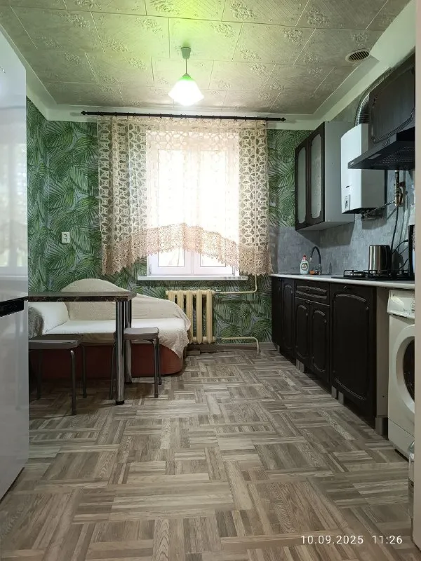 сдам двухкомнатную квартиру посуточно. киевский район, ул. щорса ориентир донецк сити, травматология... - фотография