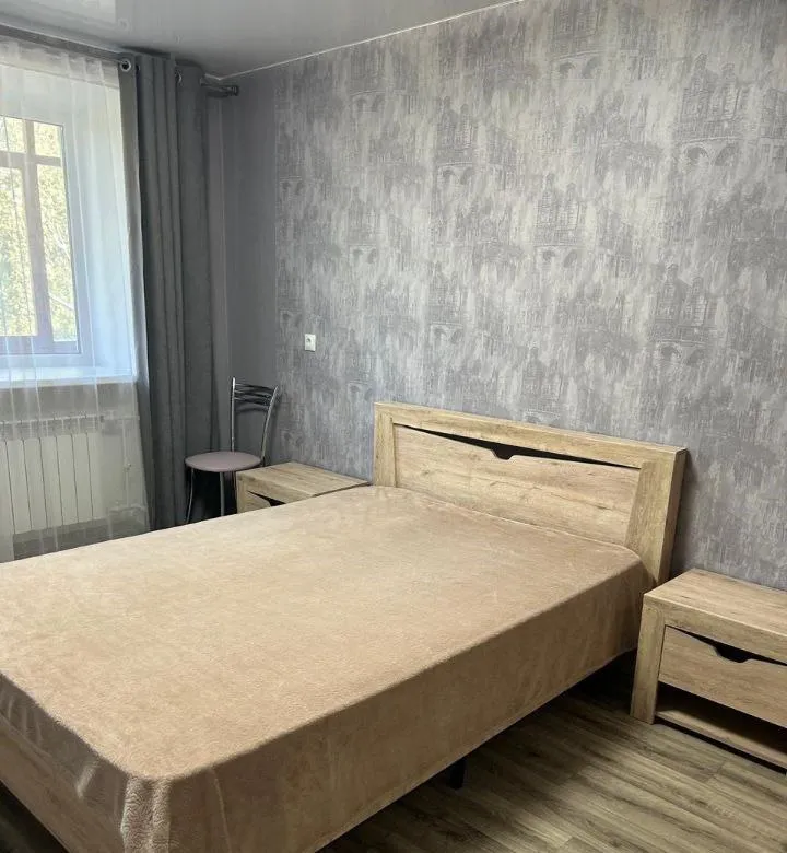 сдам однокомнатную квартиру 🌇донецк, пролетарский район, ул. прожекторная 5а. 📍 ✅квартира сдается в первые, со свежим ремонтом для комфортного проживания. ✅порядочным, платежеспособным людям, желательно семье. 👍рядом магазины, молоко, не далеко автостанция щетинина, рынок, школы и детские сады, магазин прям возле подъезда. ✅удобная транспортная развязка. 💰цена: 25 000 ₽ + залог (12 000р. ) + к/у. более подробно по телефона: 📲☎️+7(949)440-84-70 агентство 📲☎️+7(949)533-79-91 тг подписаться | дать объявление - фотография - 2