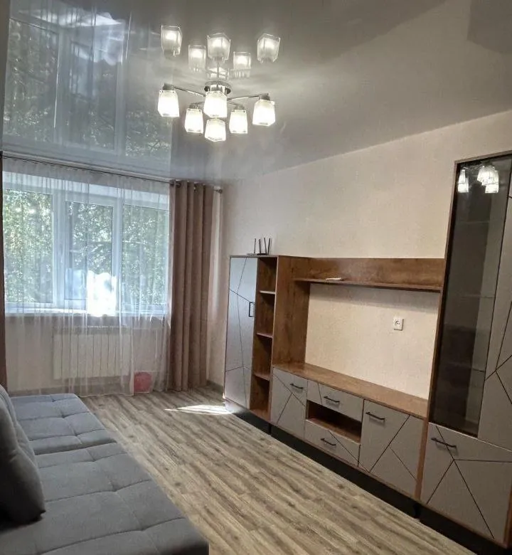 сдам однокомнатную квартиру 🌇донецк, пролетарский район, ул. прожекторная 5а. 📍 ✅квартира сдается в первые, со свежим ремонтом для комфортного проживания. ✅порядочным, платежеспособным людям, желательно семье. 👍рядом магазины, молоко, не далеко автостанция щетинина, рынок, школы и детские сады, магазин прям возле подъезда. ✅удобная транспортная развязка. 💰цена: 25 000 ₽ + залог (12 000р. ) + к/у. более подробно по телефона: 📲☎️+7(949)440-84-70 агентство 📲☎️+7(949)533-79-91 тг подписаться | дать объявление - фотография - 4