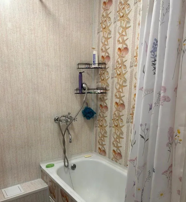 сдам однокомнатную квартиру 🌇донецк, пролетарский район, ул. прожекторная 5а. 📍 ✅квартира сдается в первые, со свежим ремонтом для комфортного проживания. ✅порядочным, платежеспособным людям, желательно семье. 👍рядом магазины, молоко, не далеко автостанция щетинина, рынок, школы и детские сады, магазин прям возле подъезда. ✅удобная транспортная развязка. 💰цена: 25 000 ₽ + залог (12 000р. ) + к/у. более подробно по телефона: 📲☎️+7(949)440-84-70 агентство 📲☎️+7(949)533-79-91 тг подписаться | дать объявление - фотография - 6