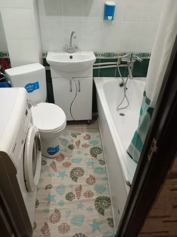 ‼️продажа квартиры‼️ 🏡продаётся двукомнатная квартира г. донецк днр 🗺калининский район улица владычанского, 50 ✅этажность–5/5 жилого дома ✅общая площадь–45 м2 ✅жилая–29.6 м2 ✅кухня–8.3 м2 🏡квартира в жилом состоянии продаётся со встроенной мебелью и бытовой техникой ✅дом с индивидуальным отоплением, свой котёл на дом. 🧾документы готовы 🔥собственник 💴цена: 5🍋500.000 ₽ ☎️+7(949) 382-69-43 нина недвижимость днр - фотография - 9