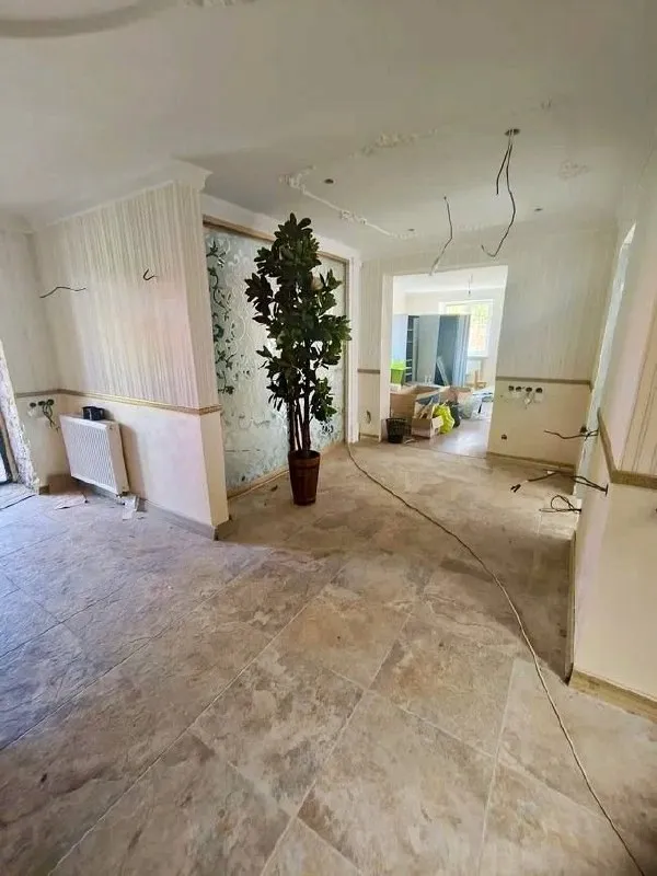 ‼️🏠‼️ продажа шикарного загородного 2-уровневого дома + гостевой дом + сауна/бассейн + гараж в 20 км. от центра 🗺г. донецк днр, с. красное, г. о. докучаевск‼️🏠‼️ ✅продам дом, общей s-306 м2., расположен на земельном участке 45 соток ( участок приватизирован) с ландшафтным дизайном и зоной барбекю ‼️гостевой дом общей s-98 м2 ‼️три гаражных бокса и отдельное помещение с установленной системой подачи воды: 3 накопительных бака. .. >✅отопление и подогрев воды в каждом доме осуществляется газовыми котлами. ✅в случае отсутствия электроэнергия дом получает питание от 40 киловаттного дизельного генератора работающего на полной автоматике. ‼️ ✅три скважины, на участке установлена капельная система полива 🧾документы готовы больше фото по запросу 💴цена : 30🍋000 000 ₽ 📲☎️+79494194208 📨подписаться - фотография - 8