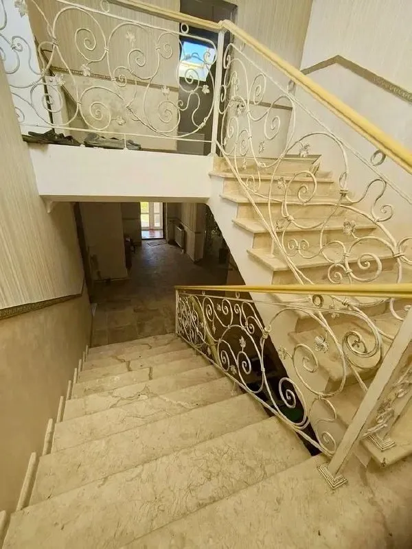 ‼️🏠‼️ продажа шикарного загородного 2-уровневого дома + гостевой дом + сауна/бассейн + гараж в 20 км. от центра 🗺г. донецк днр, с. красное, г. о. докучаевск‼️🏠‼️ ✅продам дом, общей s-306 м2., расположен на земельном участке 45 соток ( участок приватизирован) с ландшафтным дизайном и зоной барбекю ‼️гостевой дом общей s-98 м2 ‼️три гаражных бокса и отдельное помещение с установленной системой подачи воды: 3 накопительных бака. .. >✅отопление и подогрев воды в каждом доме осуществляется газовыми котлами. ✅в случае отсутствия электроэнергия дом получает питание от 40 киловаттного дизельного генератора работающего на полной автоматике. ‼️ ✅три скважины, на участке установлена капельная система полива 🧾документы готовы больше фото по запросу 💴цена : 30🍋000 000 ₽ 📲☎️+79494194208 📨подписаться - фотография - 9