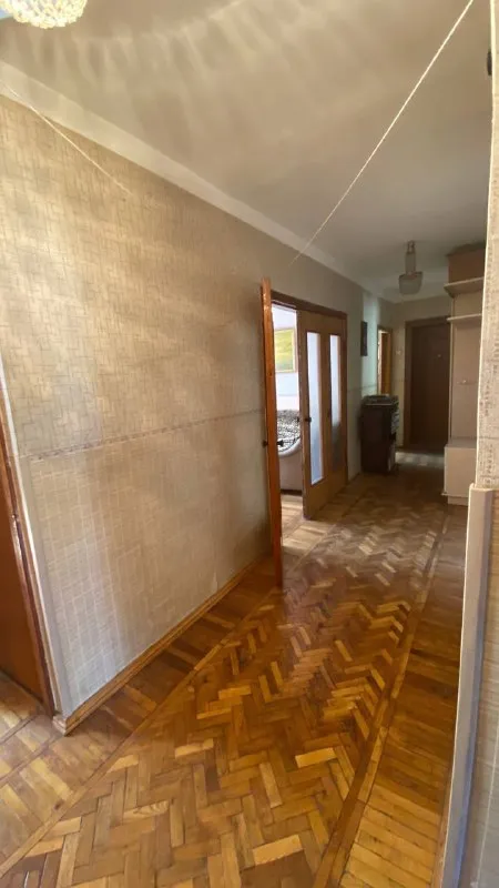 продам трехкомнатную квартиру 🌇в городе макеевка, на улице западная. 📍 ✅4 этаж 5го кирпичного дома. ✅внутри имеются три раздельные комнаты, раздельный санузел и автономное отопление. ✅установлены металлопластиковые окна. ✅общая площадь квартиры составляет 66 м. кухня — 9 м. ✅квартира находится в жилом состоянии. 🌎 расположена всего в трех километрах от калининского района донецка. 👍в районе хорошая транспортная развязка.                                               💰цена 3850000 ₽ торг есть❗️ 📲☎️+79493872678 светлана  📲☎️+7949341484 наталья подписаться | дать объявление - фотография - 2