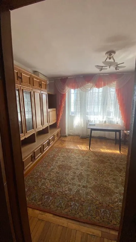 продам трехкомнатную квартиру 🌇в городе макеевка, на улице западная. 📍 ✅4 этаж 5го кирпичного дома. ✅внутри имеются три раздельные комнаты, раздельный санузел и автономное отопление. ✅установлены металлопластиковые окна. ✅общая площадь квартиры составляет 66 м. кухня — 9 м. ✅квартира находится в жилом состоянии. 🌎 расположена всего в трех километрах от калининского района донецка. 👍в районе хорошая транспортная развязка.                                               💰цена 3850000 ₽ торг есть❗️ 📲☎️+79493872678 светлана  📲☎️+7949341484 наталья подписаться | дать объявление - фотография - 3