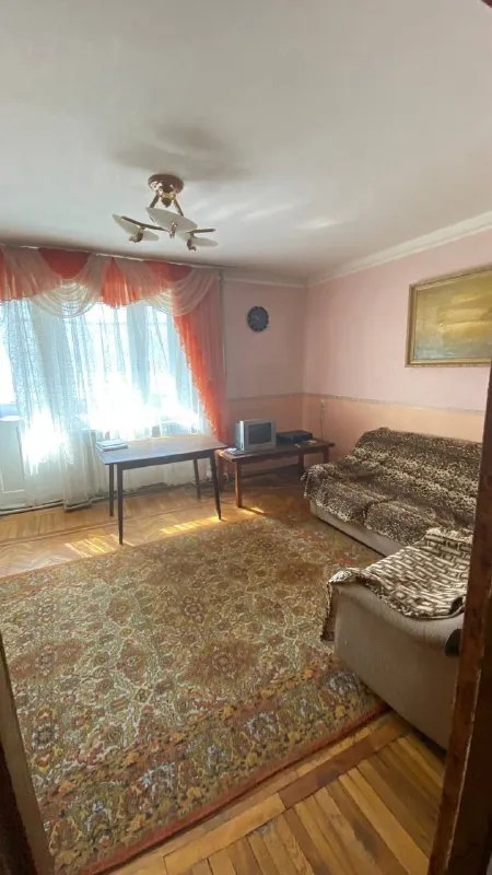 продам трехкомнатную квартиру 🌇в городе макеевка, на улице западная. 📍 ✅4 этаж 5го кирпичного дома. ✅внутри имеются три раздельные комнаты, раздельный санузел и автономное отопление. ✅установлены металлопластиковые окна. ✅общая площадь квартиры составляет 66 м. кухня — 9 м. ✅квартира находится в жилом состоянии. 🌎 расположена всего в трех километрах от калининского района донецка. 👍в районе хорошая транспортная развязка.                                               💰цена 3850000 ₽ торг есть❗️ 📲☎️+79493872678 светлана  📲☎️+7949341484 наталья подписаться | дать объявление - фотография - 4