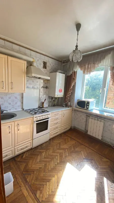 продам трехкомнатную квартиру 🌇в городе макеевка, на улице западная. 📍 ✅4 этаж 5го кирпичного дома. ✅внутри имеются три раздельные комнаты, раздельный санузел и автономное отопление. ✅установлены металлопластиковые окна. ✅общая площадь квартиры составляет 66 м. кухня — 9 м. ✅квартира находится в жилом состоянии. 🌎 расположена всего в трех километрах от калининского района донецка. 👍в районе хорошая транспортная развязка.                                               💰цена 3850000 ₽ торг есть❗️ 📲☎️+79493872678 светлана  📲☎️+7949341484 наталья подписаться | дать объявление - фотография - 6