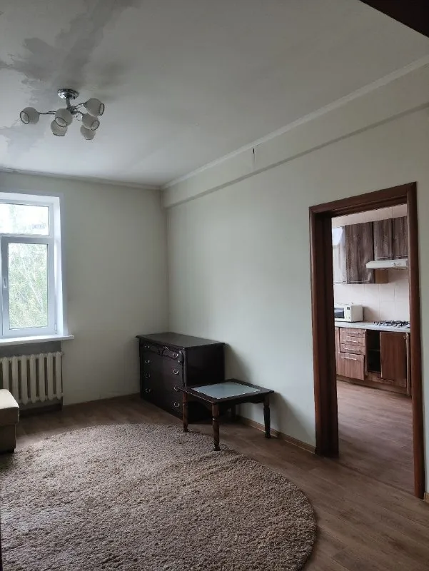 ‼️продажа квартиры‼️ 🏡продам ком. квартиру 🗺г. донецк днр ворошиловский р-н. ул. университетская пр-кт мира ✅этажность–5/5 жилого дома ✅общая площадь–53,5 м2 ✅жилая–31 м2 ✅кухня–10 м2 ✅высота потолков 3 метра сталинка, комнаты смежные, крыша перекрыта ✅рядом большая транспортная развязка в любую часть города, парк кованных фигур, бульвар пушкина, больница ✅состояние жилое 🧾документы готовы 🔥собственник 💴цена: 6🍋500.000 руб ☎️тел: +7(949) 346-45-42 📨подписаться - фотография - 3