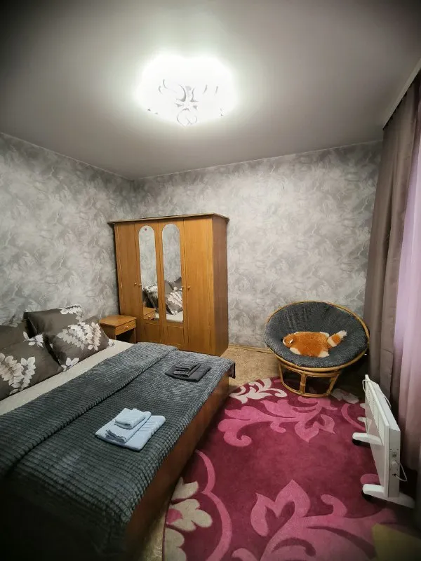 сдаётся посуточно с водой 24/7 (накопительный бак) большая уютная 2-3-х комнатная квартира, киевский рик. есть всё необходимое для комфортного и уютного проживания. курение в квартире строго запрещено. курить только на балконе. для вечеринок и шумных мероприятий не сдаётся. собственник. +79494112497 whatsapp и телеграмм - фотография - 3