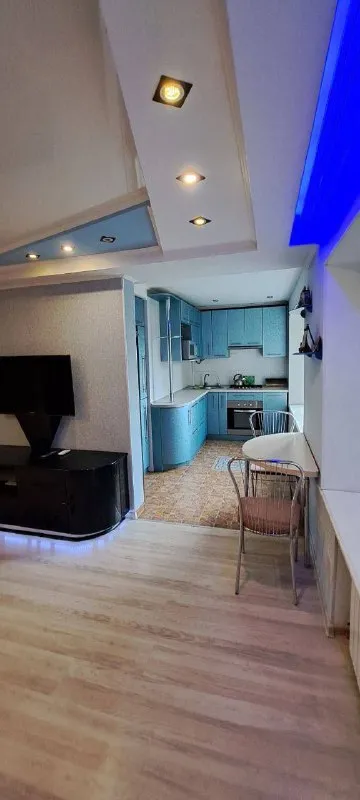 продажа 2х комнатной квартиры 🌇в центре донецка ворошиловский район крытый рынок - ул. любавина лучшая локация города 📍 🔹холодная и горячая вода по графику, газовая колонка 🔹в квартире сделан качественный ремонт 🔹установлены пластиковые окна 🔹этажность дома 4/5 🔹общая квадратура 44кв 🔹остается полностью вся мебель и техника необходимая для проживания 🔹хорошая транспортная развязка. сады, школы, магазины, все что нужно для комфортной жизни в шаговой доступности 📄документы полностью готовы к сделке, прописанных нет 💰цена: 5 900 000 торг уместен собственник на сделке❗️ показ возможен в любое время 📲☎️ +79496455686 📲☎️ +79495059339 подписаться | дать объявление - фотография - 5